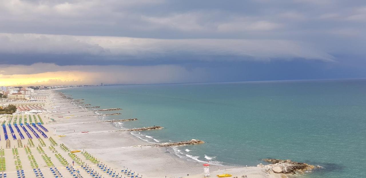 ミザーノ・アドリアーティコSul Mare...アパートメント エクステリア 写真